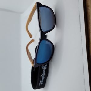 Disney  - Sunglasses and Retainer